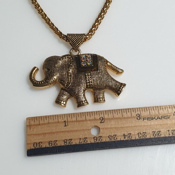 Elephant Pendant Necklace Gold Tone Vintage Chain Statement Jewelry - Picture 3 of 6